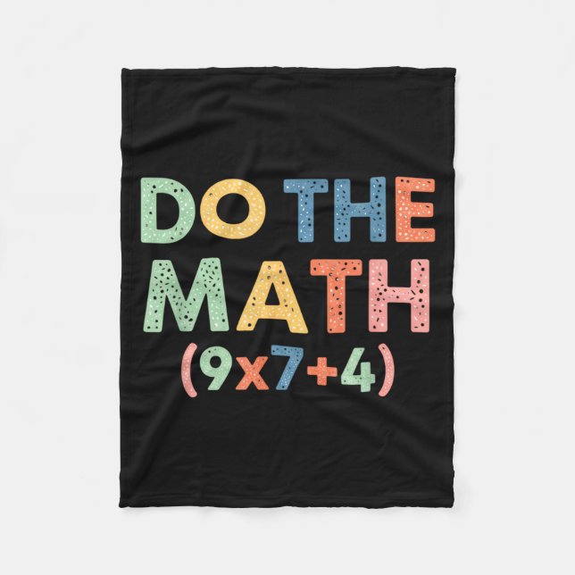 Cobertor De Velo Matemática Faça a Conta (9x7+4) Equação Divertida  (Frente)