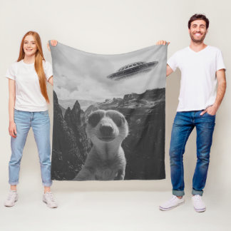 Cobertor De Velo Meerkat Selfie In A Mountain Landscape Surrealist