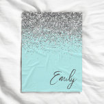 Cobertor De Velo Monograma de Prata Leve Azul Aqua<br><div class="desc">Nome do Monograma da Lata Azul Aqua Azul-Teal Glitter e Folheto Inicial. Isto faz o doce e perfeito aniversário de 16 anos,  casamento,  chá de panela,  aniversário,  chá de fraldas ou festa de solteira presente para alguém que ama luxo de luxo e estilos quíticos.</div>
