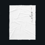 Cobertor De Velo Monograma Moderna Nome Menina Preta<br><div class="desc">Cobertor de Fleece com Nome Monograma Preta. Isso torna o presente perfeito para aniversário de 16 anos,  casamento,  chá de noiva,  aniversário de casamento,  chá de bebê ou festa de despedida de solteira para alguém que ama luxo glamoroso e estilos chiques.</div>