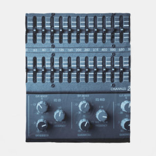 Cobertor De Velo Muitos botões de um mixer de som em um estúdio d