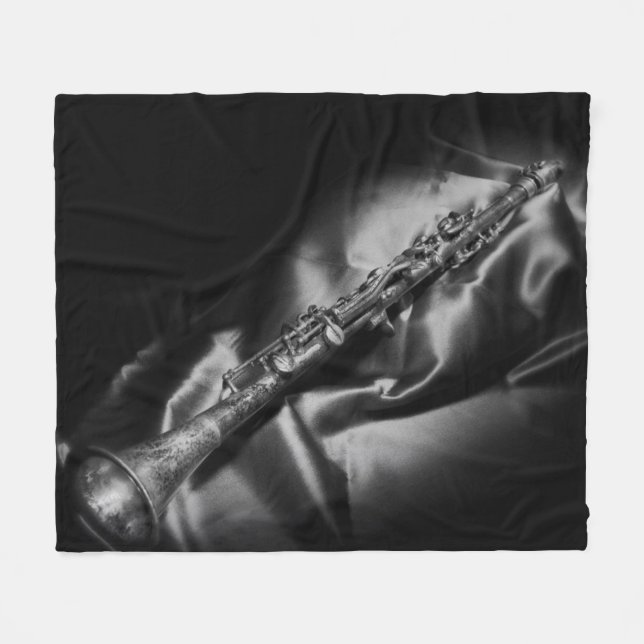 Cobertor De Velo Natureza-morta de clarinete antigo, P&B (Frente (Horizontal))