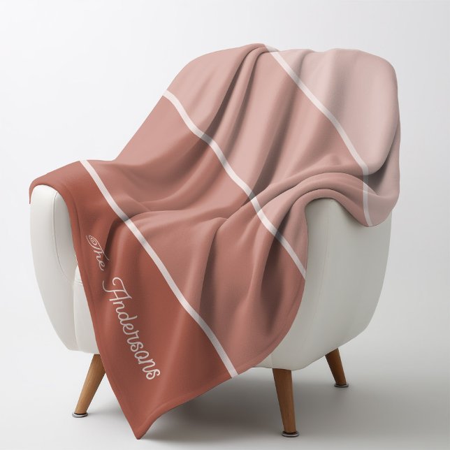 Cobertor De Velo Neutral Terracotta | Rascunhos com Script (A trendy striped neutral and terracotta blanket with your family name in script)