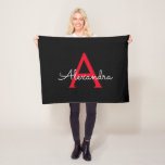 Cobertor De Velo Nome do Monograma da Rapariga do Script Preto Verm<br><div class="desc">Nome do Monograma Negro e Vermelho Fleece Blanket. Isto faz o doce e perfeito aniversário de 16 anos,  casamento,  chá de panela,  aniversário,  chá de fraldas ou festa de solteira presente para alguém que ama luxo de luxo e estilos quíticos.</div>