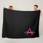 Cobertor De Velo Nome do Monograma Girly Black Script Hot-Pink<br><div class="desc">Nome do Monograma Simples de Script Preto e Rosa Quente e Blanket de Folha Inicial. Isto faz o doce e perfeito aniversário de 16 anos,  casamento,  chá de panela,  aniversário,  chá de fraldas ou festa de solteira presente para alguém que ama luxo de luxo e estilos quíticos.</div>
