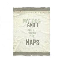 O cão e eu somos toda sobre a cobertura do velo