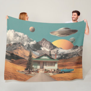 Cobertor De Velo OVNI Surreal Sobre Casa Rústica