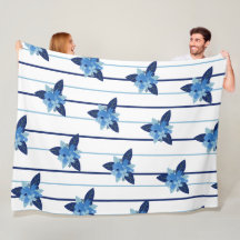 Padrão floral elegante com faixa monocromática azu