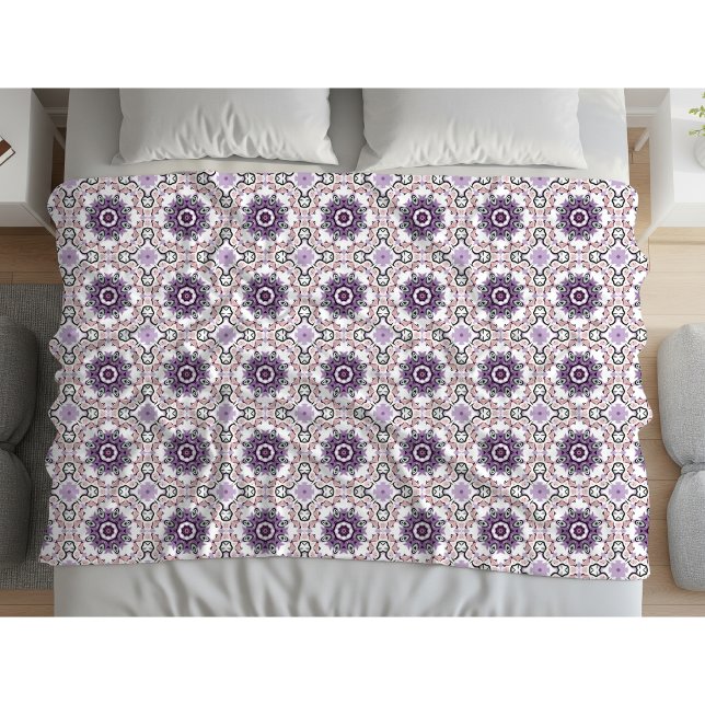 Cobertor De Velo Purple, white and gray geometric mandala pattern  (Criador carregado)