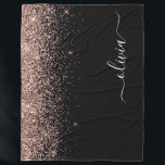 Cobertor De Velo Rapariga do Monograma de Script Brilhante Cor-de-r<br><div class="desc">Preto e Rosa Dourado - Nome do Monograma do Script Glitter Brilhante Cor-de-Rosa Esbranquiçada e Folheto Inicial do Fleece. Isto faz o doce e perfeito aniversário de 16 anos, casamento, chá de panela, aniversário, chá de fraldas ou festa de solteira presente para alguém que ama luxo de luxo e estilos...</div>