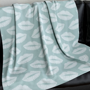 Cobertor De Velo Sage Green Kisses Patterno Fleece Blanket
