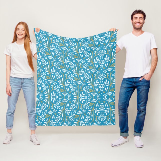 Cobertor De Velo Seamless Floral Pattern: White and Gold on Blue (In Situ)