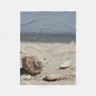 Cobertor De Velo Seashells na areia pelo mar
