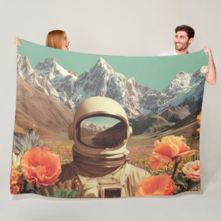 Cobertor De Velo Surreal Astronaut In Flower Field