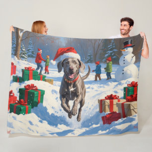 Cobertor De Velo Weimaraner correndo em neve com chapéu de Natal