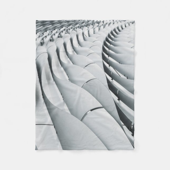 Cobertor De Velo White and gray building structure (Frente)