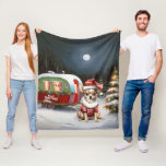 Cobertor De Velo Winter Chihuahua Caravan Christmas Adventure<br><div class="desc">Adotar a magia de uma noite de inverno nevada enquanto uma caravana desliza graciosamente através da paisagem iluminada pela lua. A beleza serena da neve escutadora e o brilho encantador da lua criam uma cena cativante,  prometendo uma aventura inesquecível de Natal cheia de calor,  alegria e memórias queridas.</div>