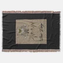 Eagle Baby e Pegadas na Areia "One Day"