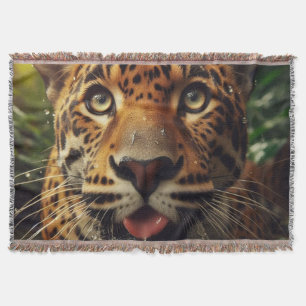 Cobertor Escadas-leopardo enquanto Lapando Água na Selva
