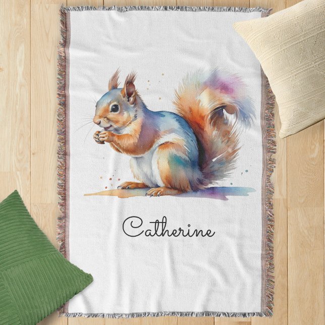 Cobertor Esquilo em Aquarela Caprichoso Personalizado (A throw blanket with squirrel design in a watercolor style, personalized with a name)