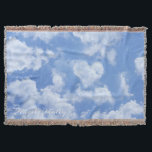 Cobertor Garota Azul Linda e Bonita do Céu Nuvem<br><div class="desc">Personalize sua casa com um cobertor encantador e adorável. Este sotaque encantador mostra uma foto impressionante do céu azul com uma nuvem em forma de coração. Faça da sua sala de estar,  quarto ou quarto um refúgio de estilo e individualidade com este cobertor fofo e macio.</div>