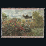 Cobertor Jardim de Monet na Argentina por Claude Monet<br><div class="desc">O Jardim do Artista na Argentina (Um Canto do Jardim com Dahlias) (1873), de Claude Monet, é uma pintura de natureza floral de arte do impressionismo clássico. Uma casa de fazenda do campo está no fundo. Um casal apaixonado está passando por um jardim romântico de primavera com rosas florescentes e...</div>