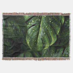 Cobertor Lush Monstera Leaves with Morning Dew Drops