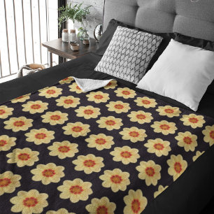 Cobertor Sherpa Amarelo Dahlia sobre padrão floral preto