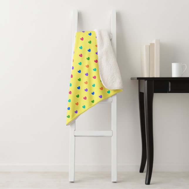 Cobertor Sherpa Arco-íris polca corações em amarelo (In Situ)