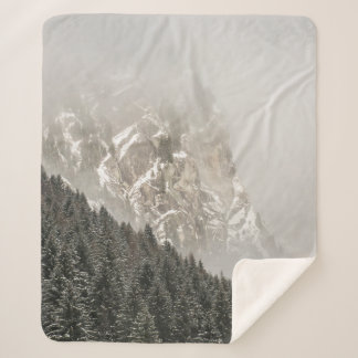 COBERTOR SHERPA ÁRVORES DE PINOS VERDES