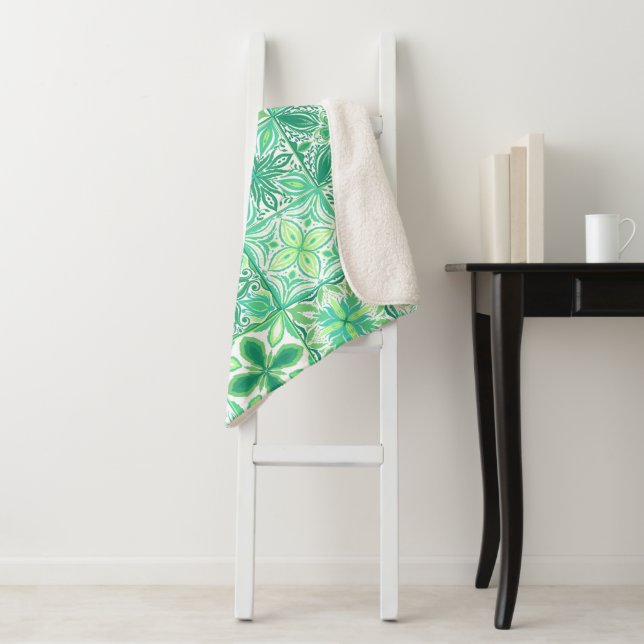 Cobertor Sherpa azulejos ornamentados em verde e branco (In Situ)