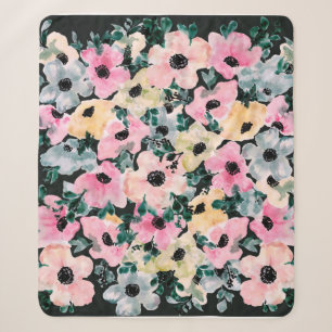 Cobertor Sherpa Belo impressão floral de aquarela com fundo escur