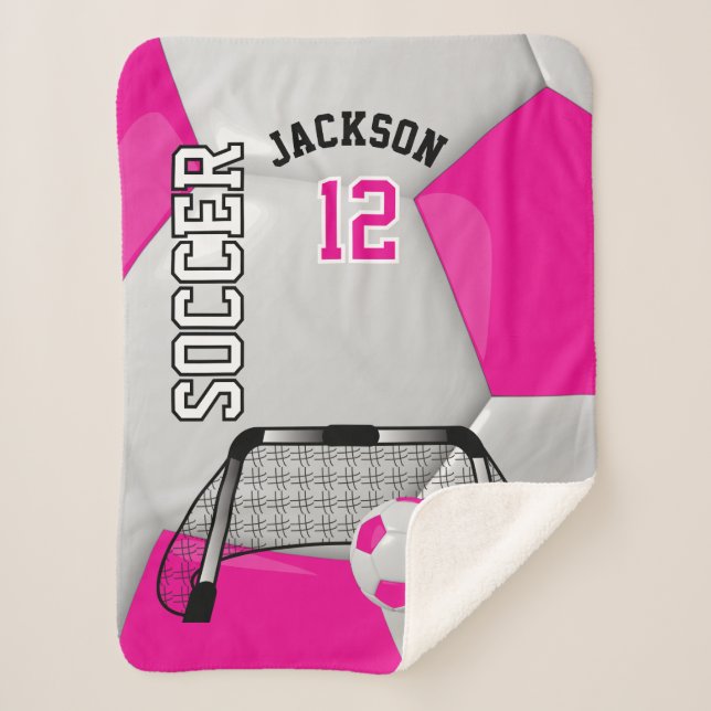 Cobertor Sherpa Bola de Futebol Rosa e Branco com Texto DIY (Frente)