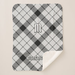 Cobertor Sherpa Clan MacFarlane Black and White Tartan