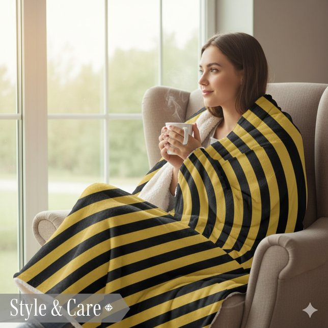 Cobertor Sherpa Classic Black and Metallic Gold Striped (Classic Black and Metallic Gold Striped Sherpa Blanket)