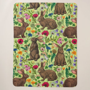 Cobertor Sherpa Coelhos e flores silvestres em verde de melada