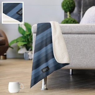 Cobertor Sherpa Denim Blues Ombre - Knit Stripes com Iniciais