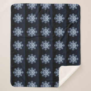 Cobertor Sherpa Desenho Intricado de Floco de Neve em Fundo Azul E