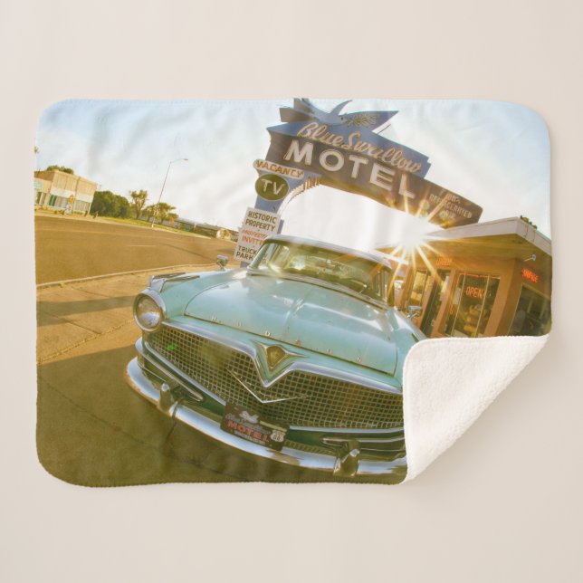 Cobertor Sherpa Famoso Motel Blue Swallow na Rota 66 (Frente (Horizontal))