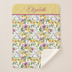 Cobertor Sherpa Floral Monograma Roxo Amarelo Branco Verde