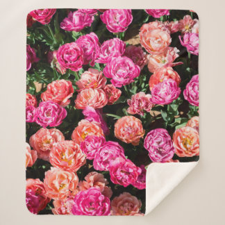 Cobertor Sherpa Flores florescentes fazem textura floral
