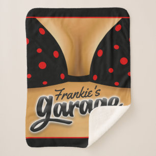 Cobertor Sherpa Garagem de Caverna de Bikini Babe Girl