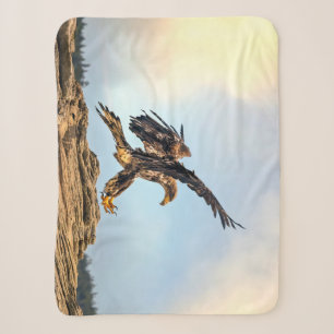 Cobertor Sherpa Juvenil Bald Eagle praticando suas habilidades de