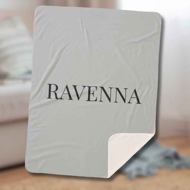 Cobertor Sherpa Luxo Greige com Serifa Nome Personalizado Customiz (Criador carregado)