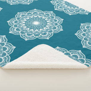 Cobertor Sherpa Mandala Branco em Fundo Azul