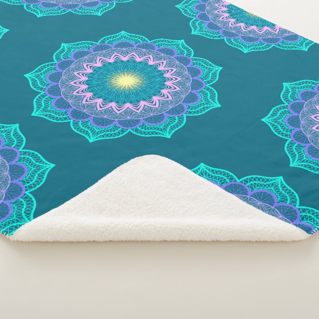Cobertor Sherpa Mandala Colorida em Fundo Azul (3/4)