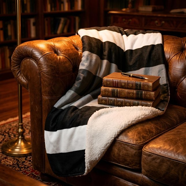 Cobertor Sherpa Moderna Linear | Carbono & Obsidiana (Lifestyle Shot)