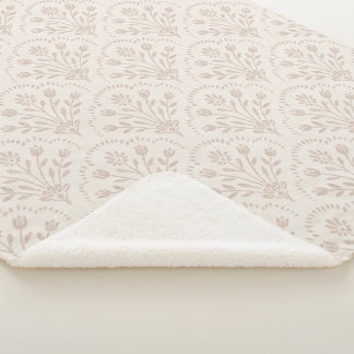 Cobertor Sherpa Padrão de vieira floral bege e taupe suave e silen