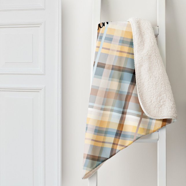 Cobertor Sherpa Padrão de Xadrez do Pastel Elegante Sherpa Blanket (Cuddle up nice and cozy with a warm Sherpa blanket with a plaid pattern in soft colors)