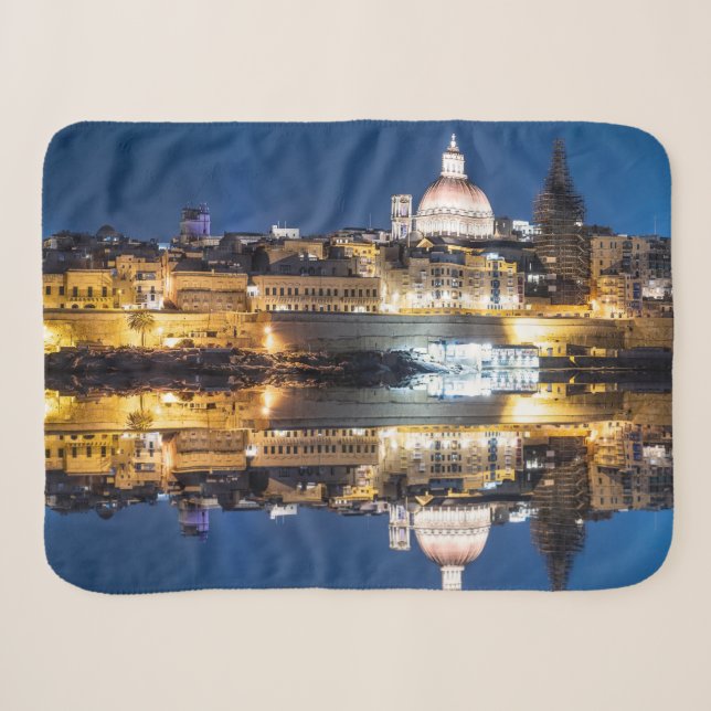 Cobertor Sherpa Porto da cidade antiga de La Valetta à noite (Frente (Horizontal))